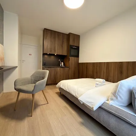 Madalinskiego Modern By Bookinghost Apartamento *