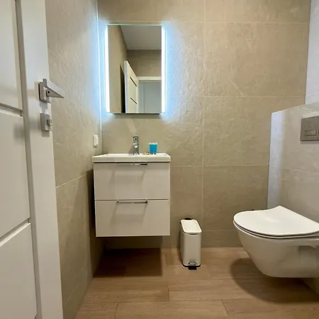 Madalinskiego Modern By Bookinghost Apartamento