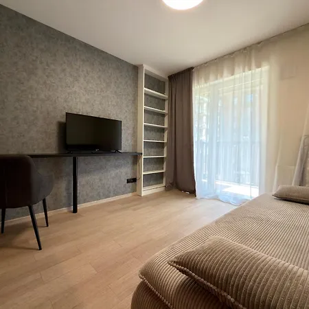 Madalinskiego Modern By Bookinghost Apartamento *